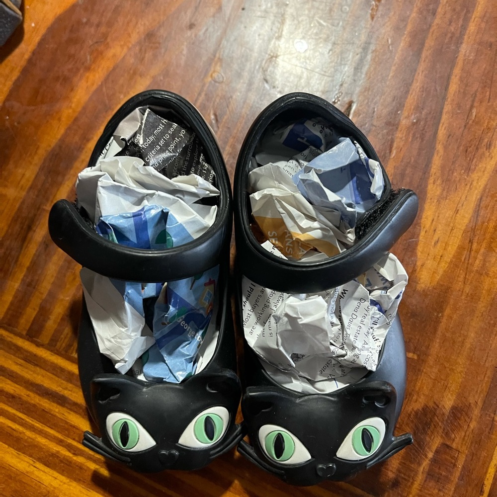 COPY - Mini Melissa Cat shoes size 6